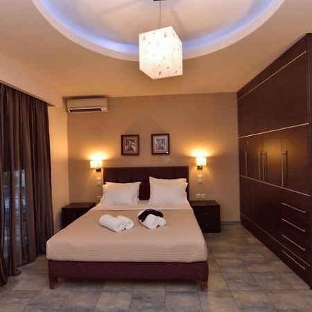 Gonis Suites Palaiochora Exterior foto