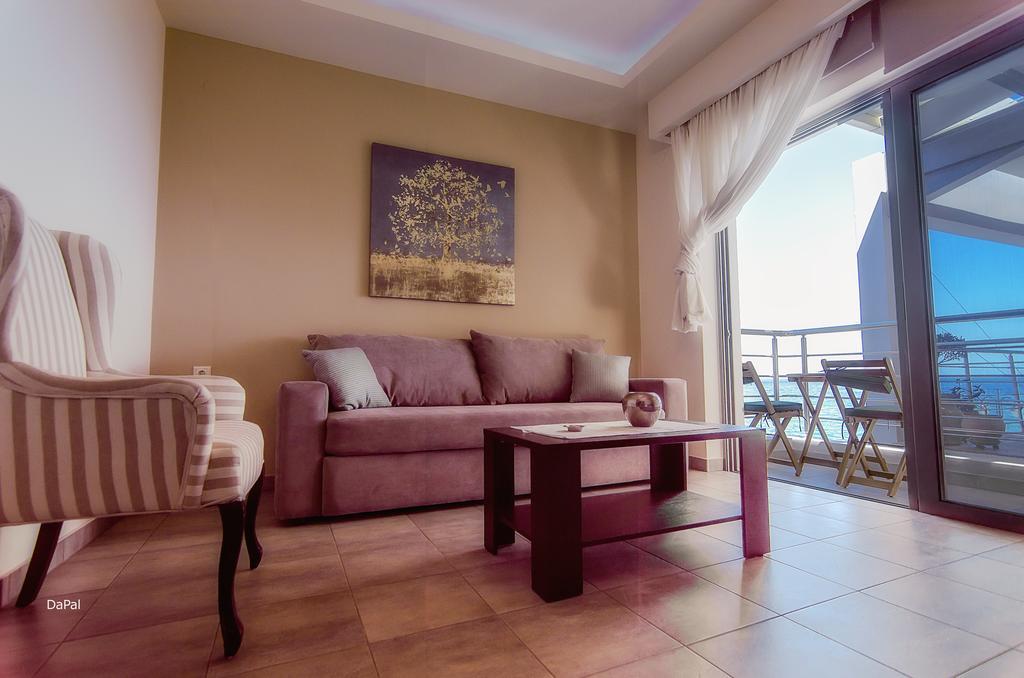 Gonis Suites Palaiochora Exterior foto